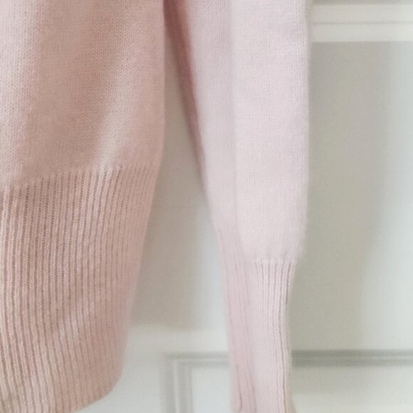 Neiman Marcus 100% Cashmere Light Pink Turtleneck Pullover Knit Sweater Large - Picture 10 of 16